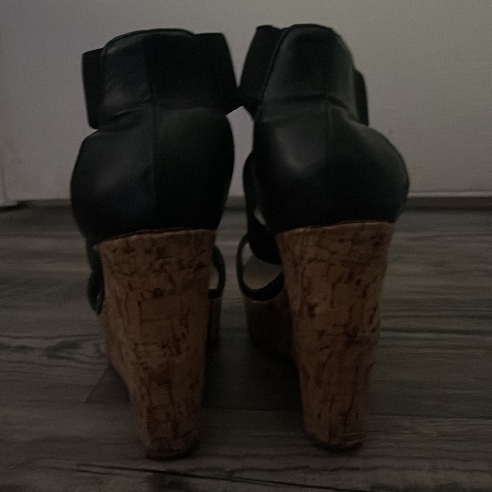 Steven Madden wedges - Picture 3 of 5